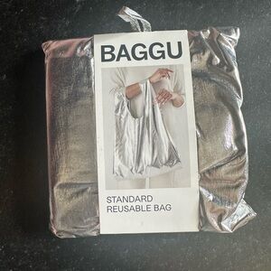 NWT Standard Baggu - Metallic Silver Chrome